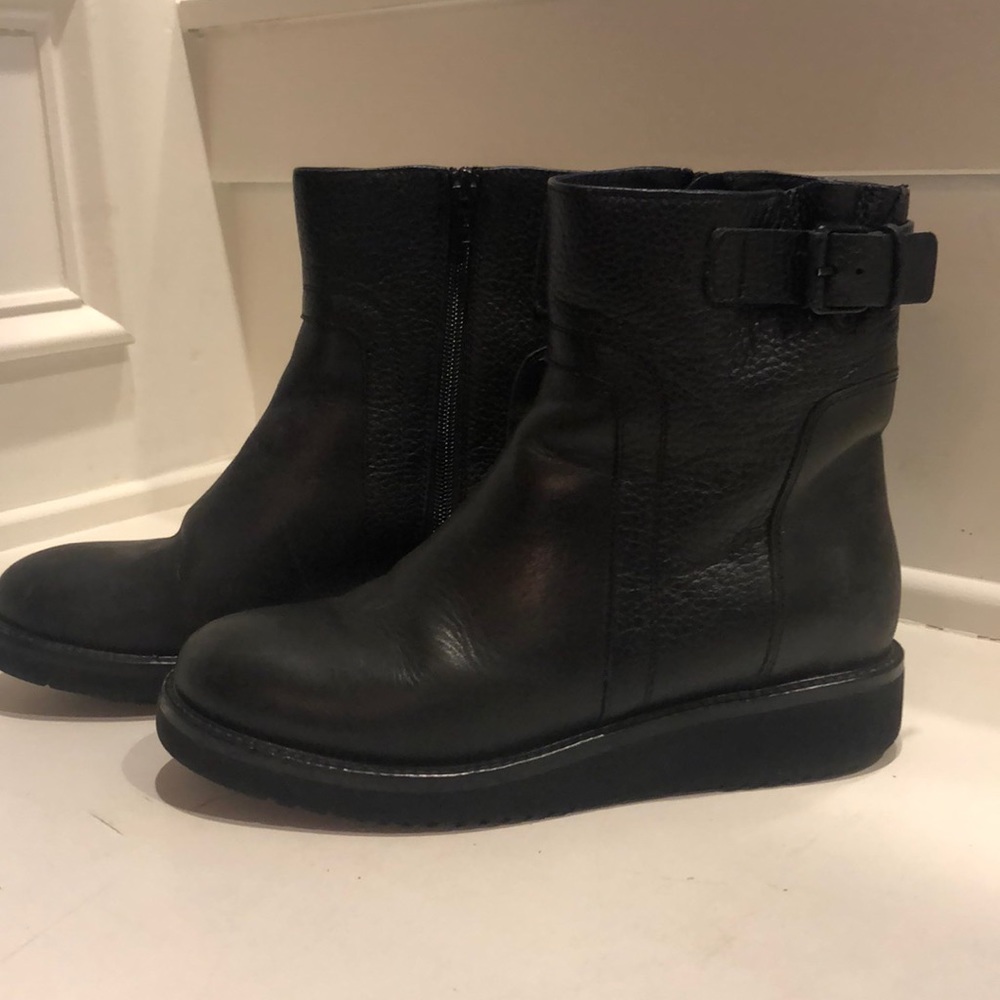 Black flat Vince ankle boot bootie 37.5